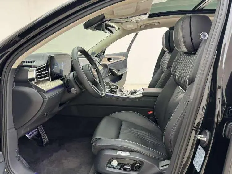 HongQi 2020 H9 3.0T Zhilian Qi Chang Edition Automatic Gear 3
