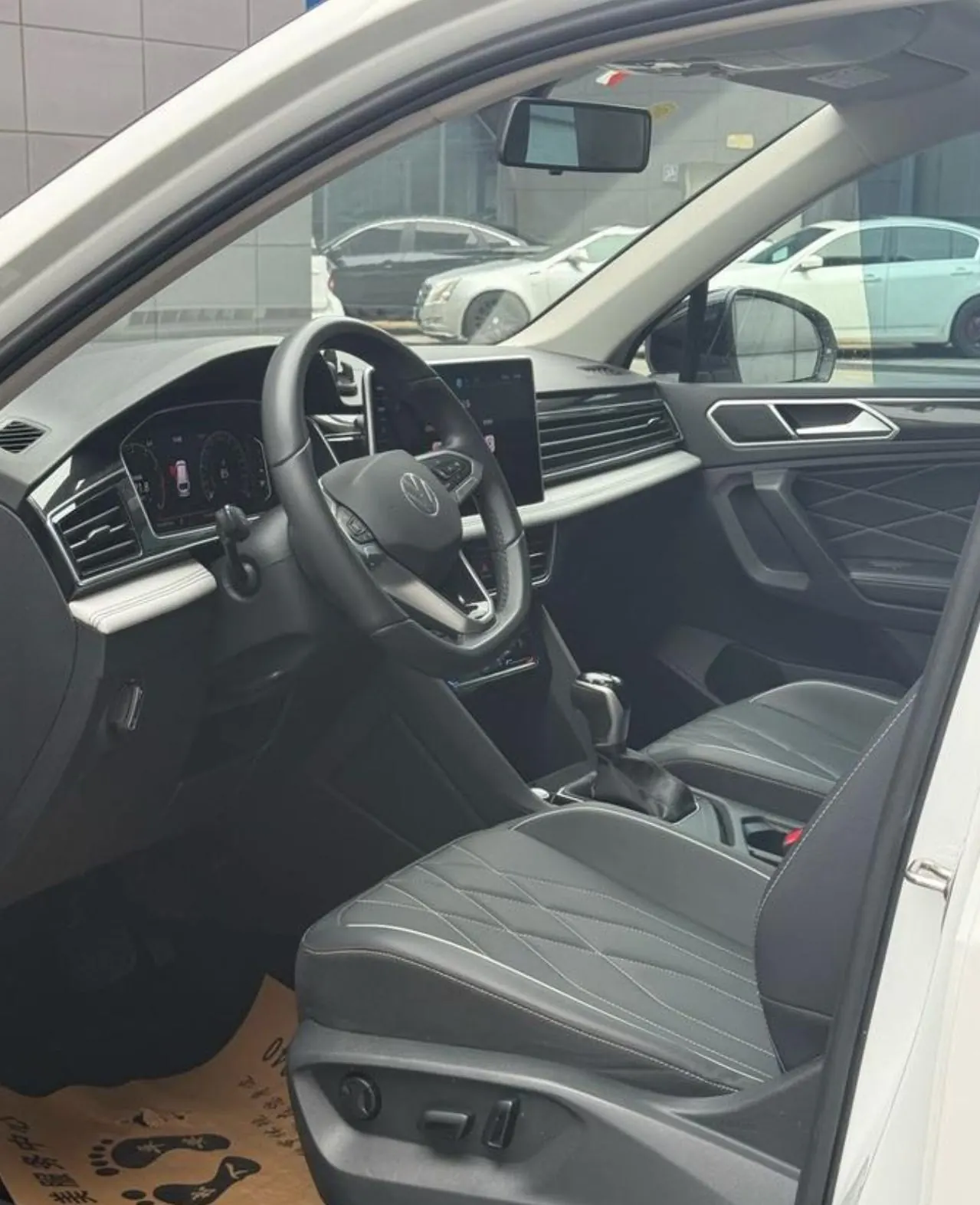 Volkswagen 2024 Tiguan L 1.5TSI 300TSI Two‑Wheel‑Drive Longteng Edition Automatic Transmission 2