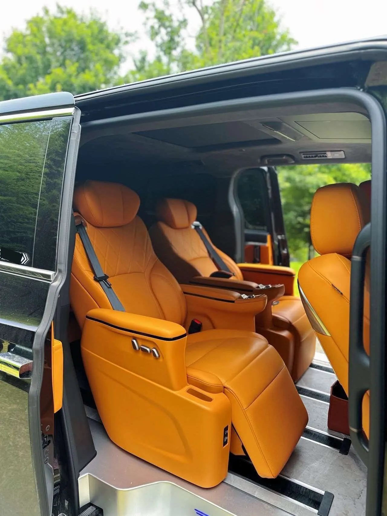 WEY 2025 VV7 Hi4 1.5T Four-Wheel-Drive Automatic Model 10