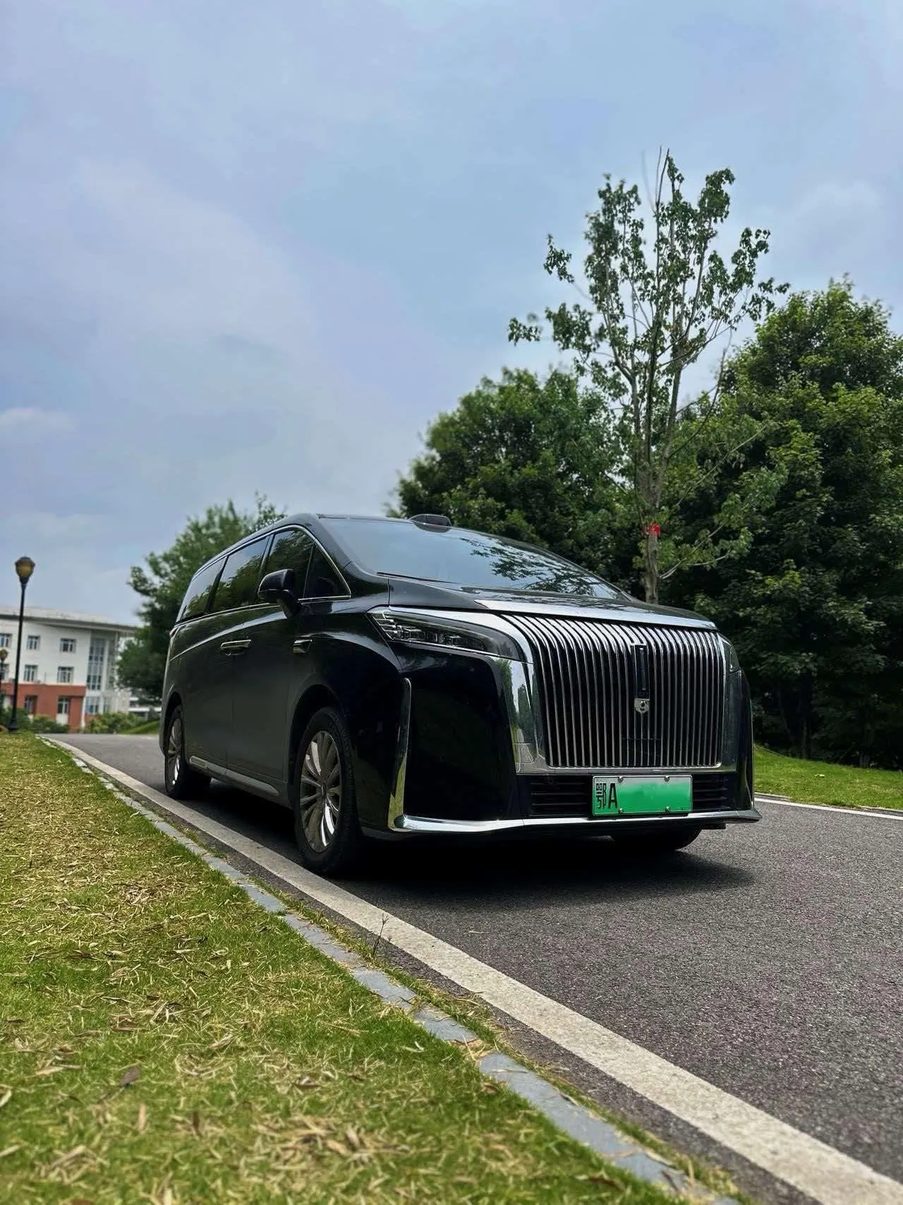 WEY 2025 VV7 Hi4 1.5T Four-Wheel-Drive Automatic Model 3