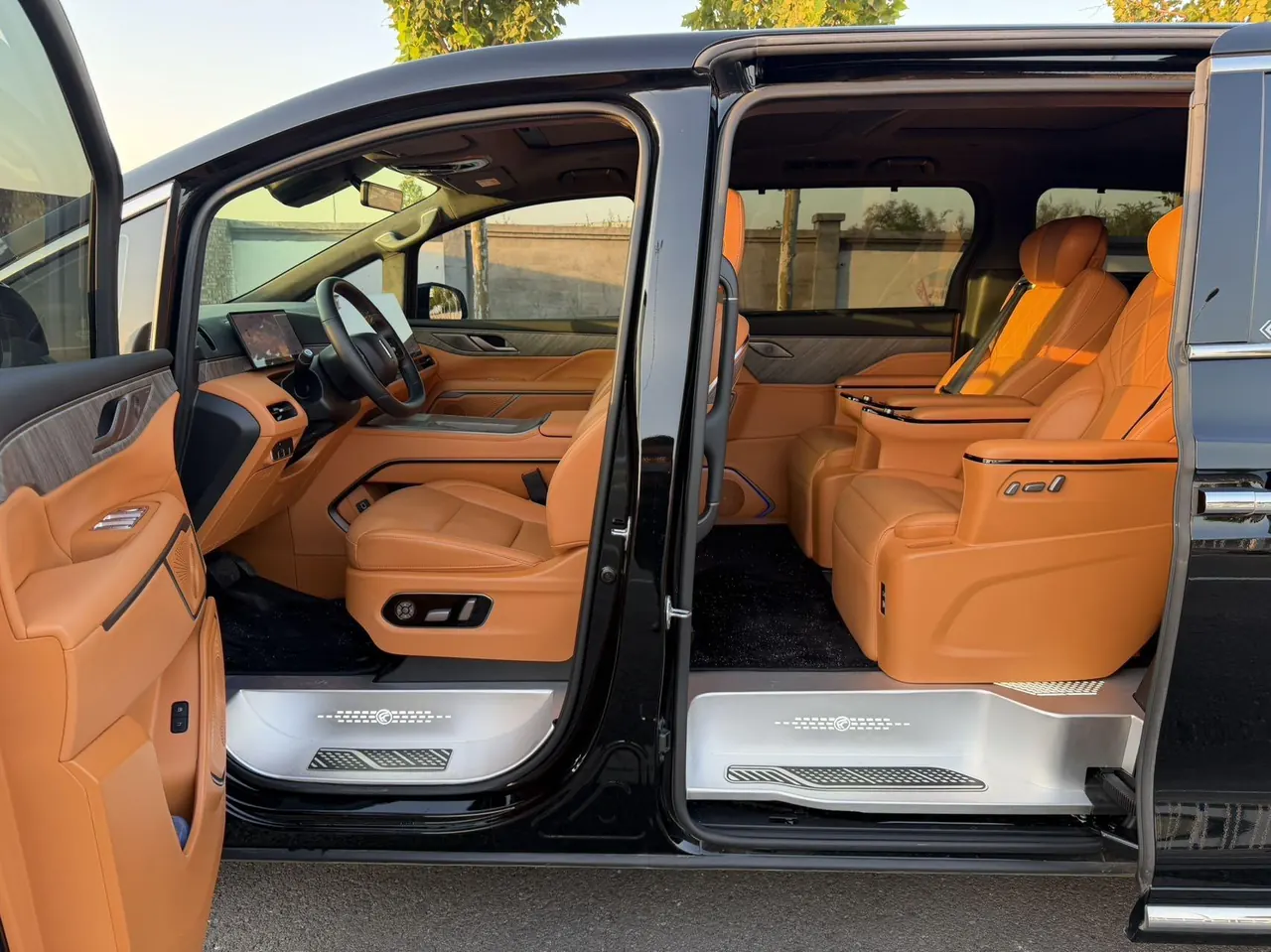 WEY 2025 VV7 Hi4 1.5T Four-Wheel-Drive Automatic Model 4
