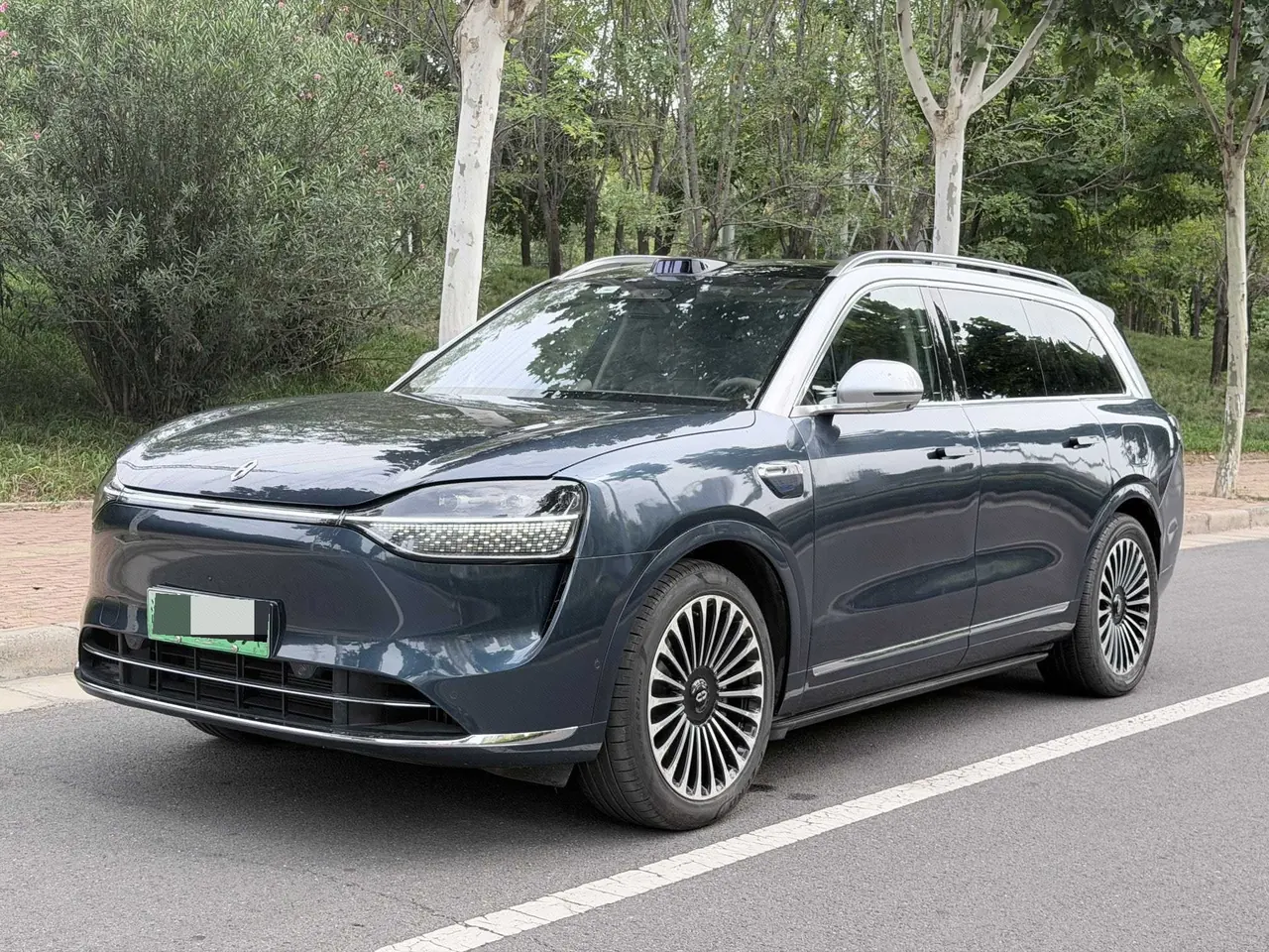 打开图片灯箱:AITO 2025 AITO M9 extended range Ultra version 52kWh5 seat version automatic gear