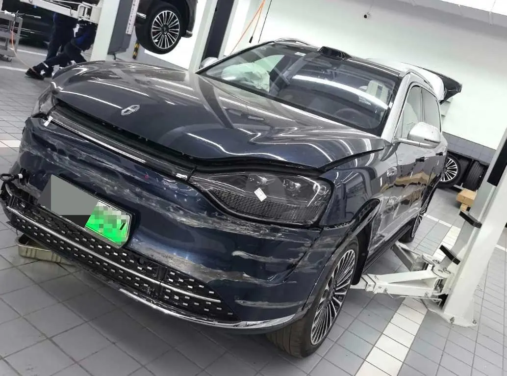 AITO 2025 AITO M9 extended range Ultra version 52kWh5 seat version automatic gear 10