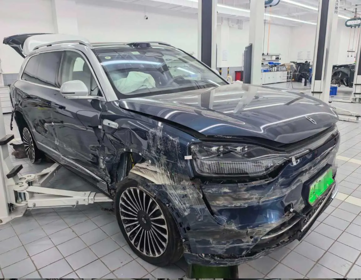 AITO 2025 AITO M9 extended range Ultra version 52kWh5 seat version automatic gear 11