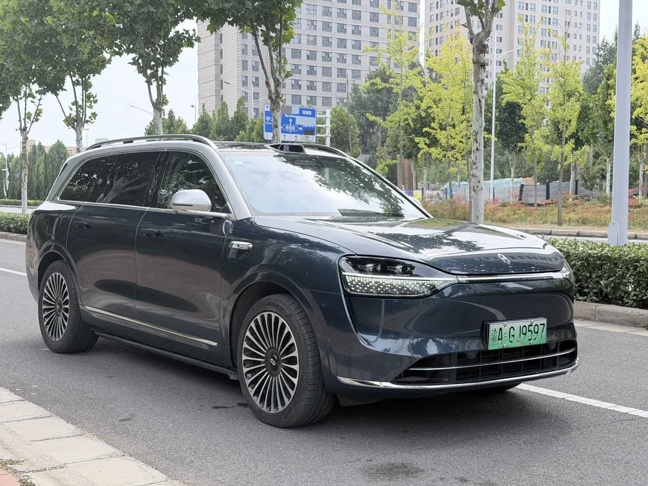 AITO 2025 AITO M9 extended range Ultra version 52kWh5 seat version automatic gear 3