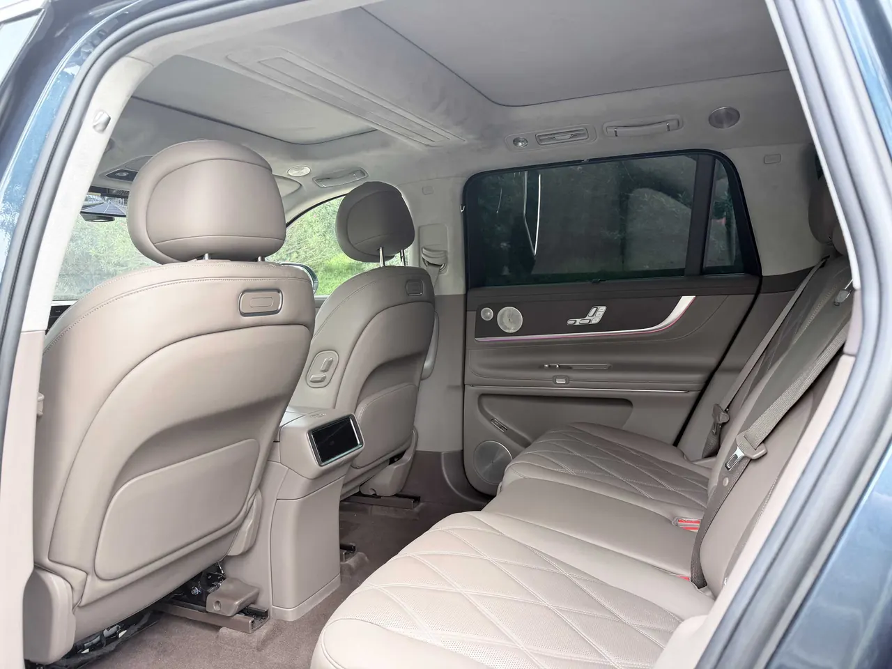 AITO 2025 AITO M9 extended range Ultra version 52kWh5 seat version automatic gear 5
