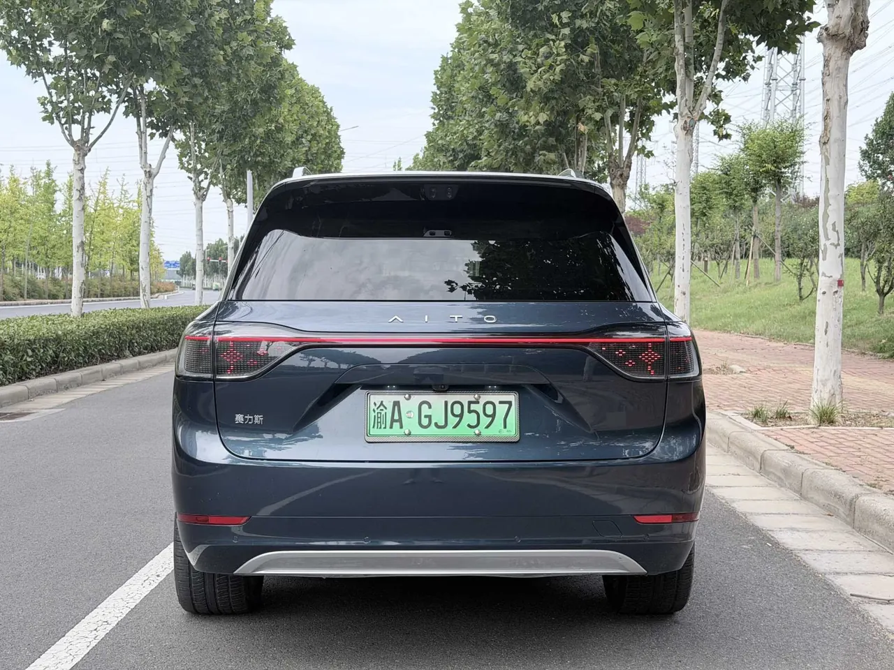 AITO 2025 AITO M9 extended range Ultra version 52kWh5 seat version automatic gear 8