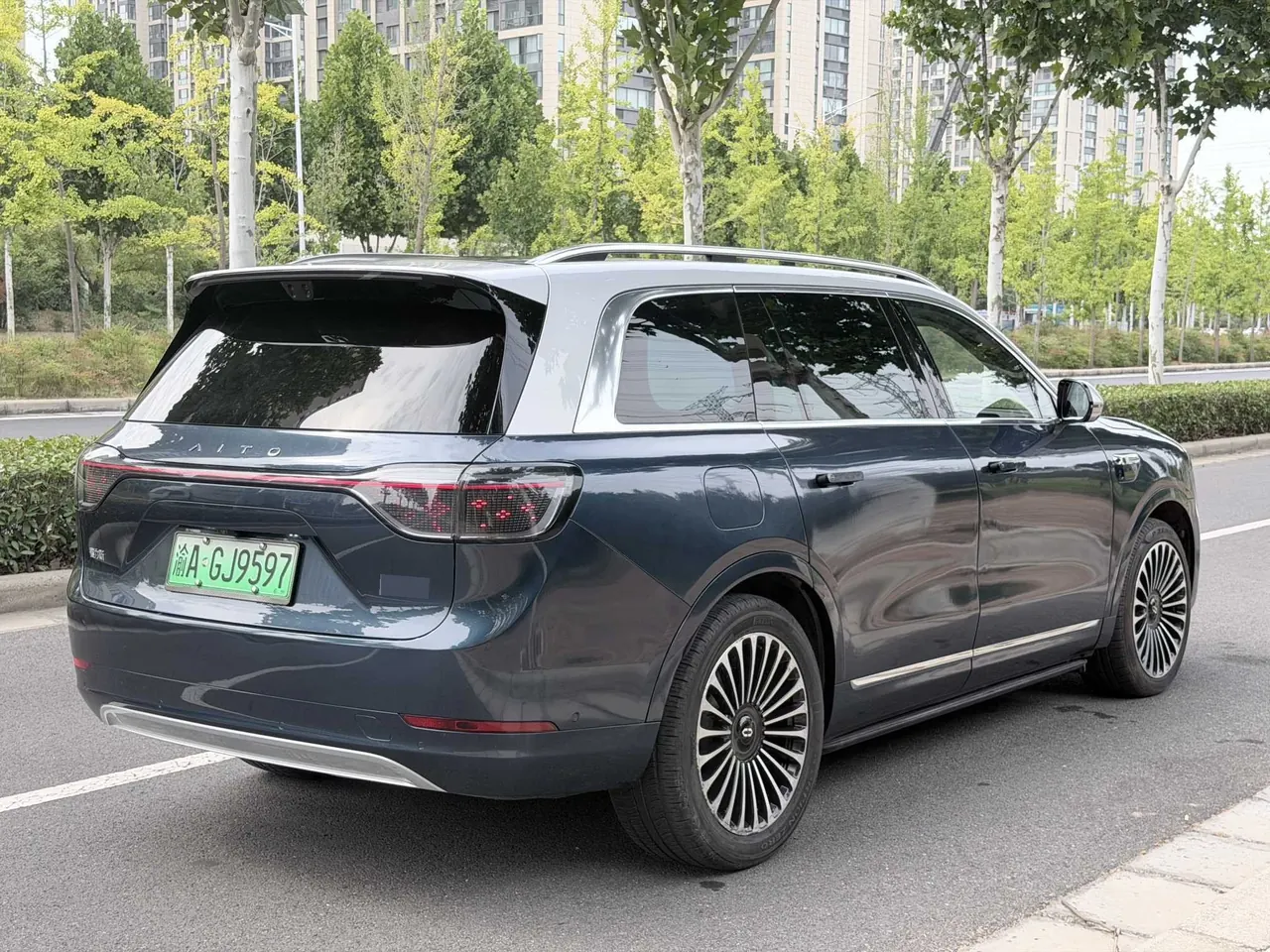 AITO 2025 AITO M9 extended range Ultra version 52kWh5 seat version automatic gear 9
