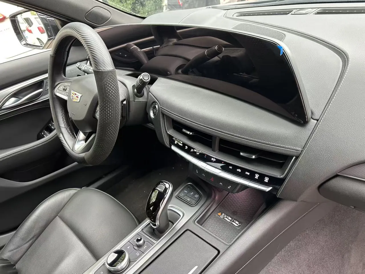 Cadillac 2024 CT5 2.0T 28T Luxury Pro Auto 3
