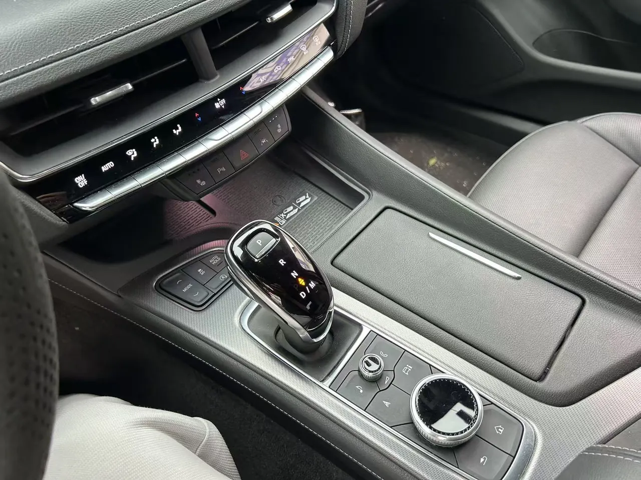 Cadillac 2024 CT5 2.0T 28T Luxury Pro Auto 4