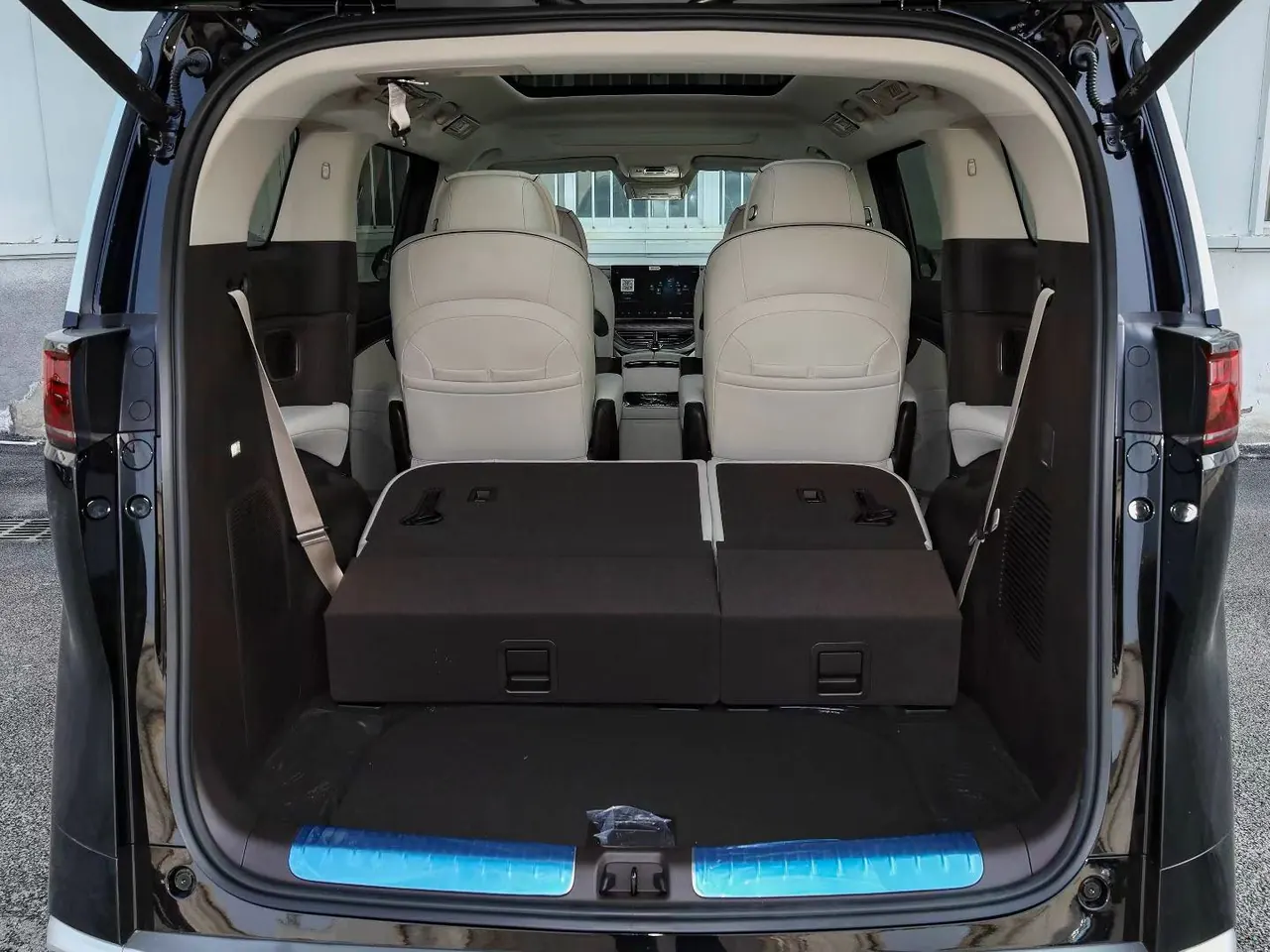 Denza 2024 Denza D9 DM-i 1.5T stepless 980 four-wheel drive distinguished automatic gear 8