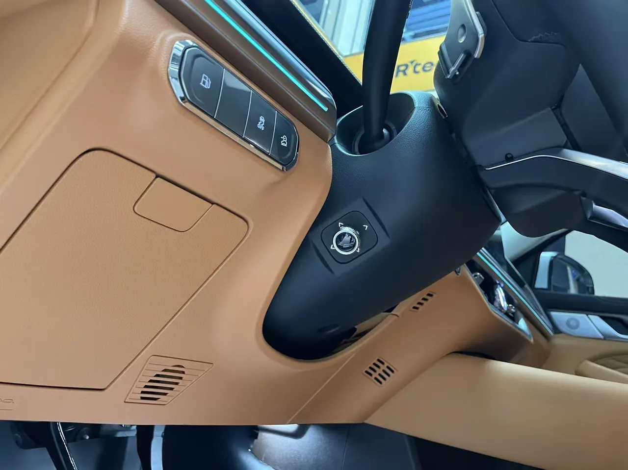 Tank 500 New Energy 2026 Model Tank 500 Hi4-T 2.0T Smart Enjoyment Version Automatic Transmission 14
