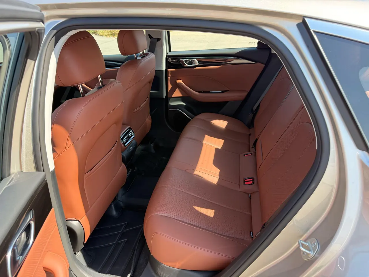 Geely 2026 Emgrand – Sedan 1.5T Flagship Automatic 4