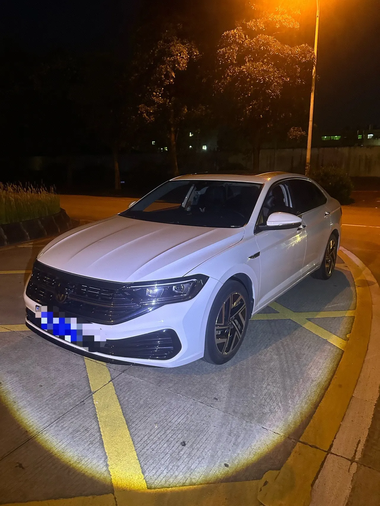 Открыть галерею: Volkswagen 2024 Sagittarius 1.5TSI 300TSI Exceed Edition Automatic Gear