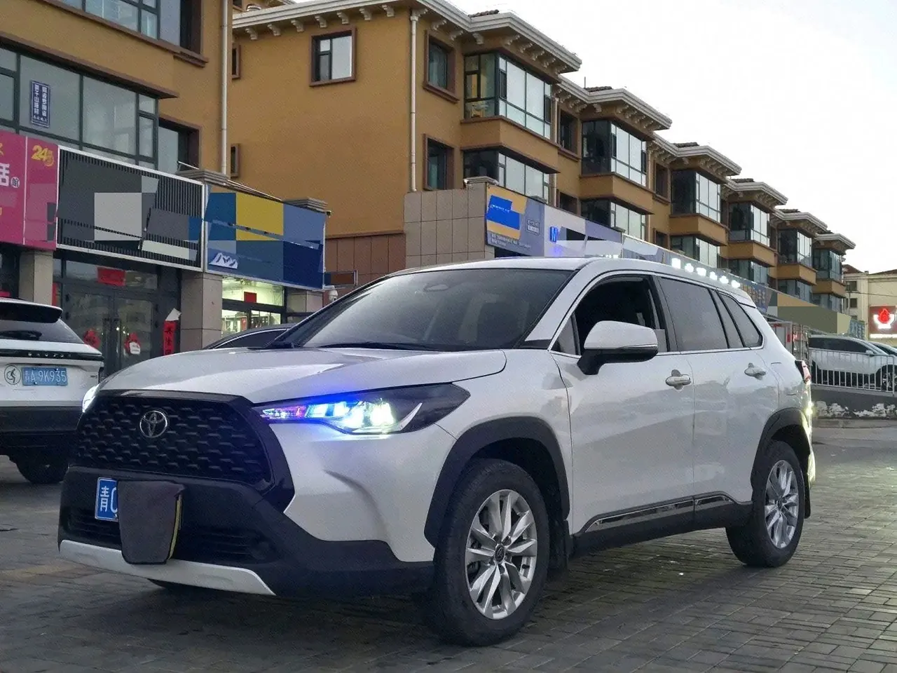 Открыть галерею: Toyota 2024 Corolla Cross 2.0 CVT Pioneer Edition, Automatic Transmission