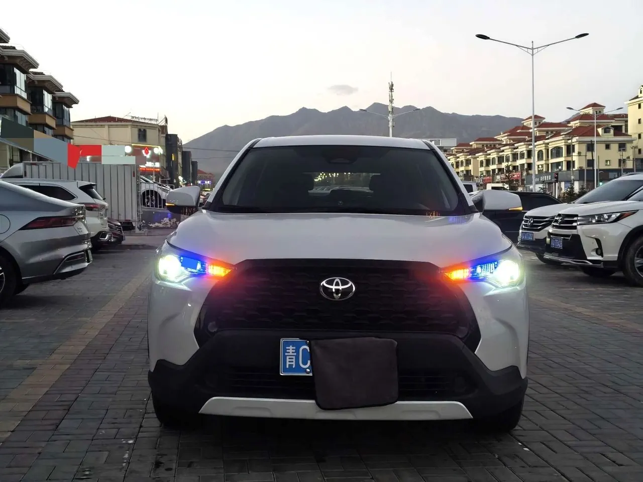Toyota 2024 Corolla Cross 2.0 CVT Pioneer Edition, Automatic Transmission 3