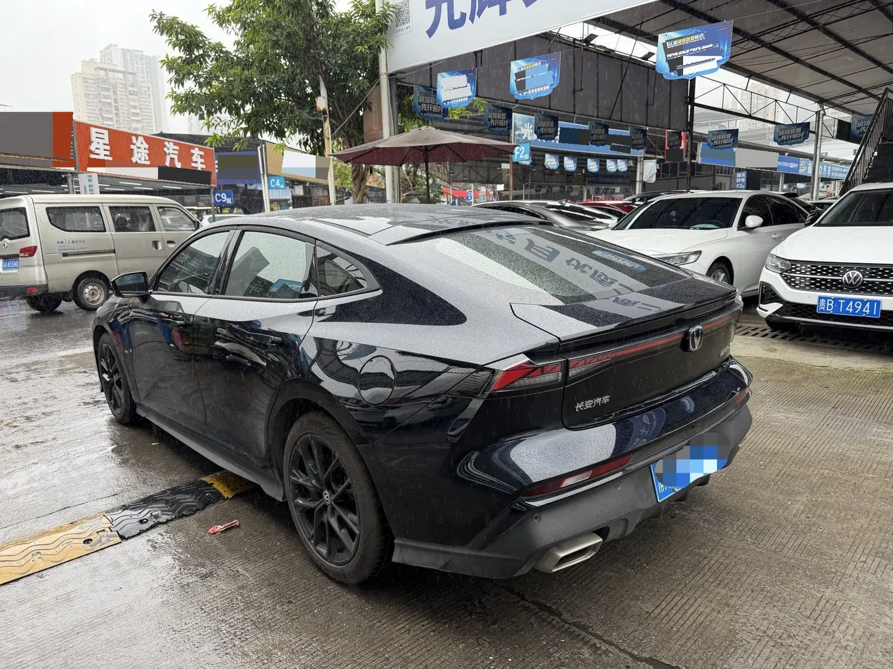 ChangAn 2024 UNI-V 1.5T Prestige Automatic 4