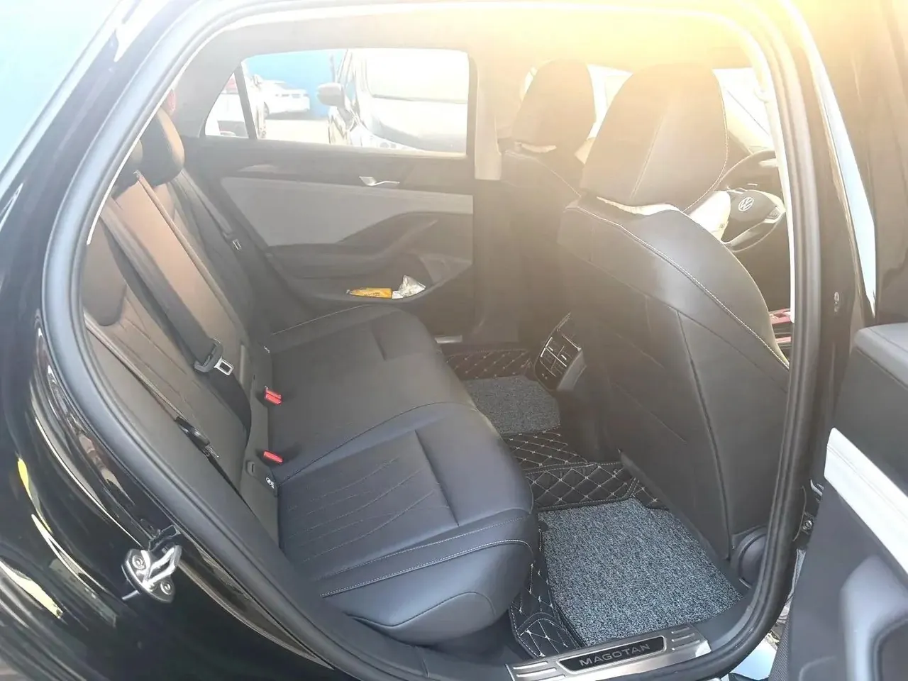 Volkswagen 2024 Magotan 1.5TSI 300TSI Premium Edition Automatic Gear 5