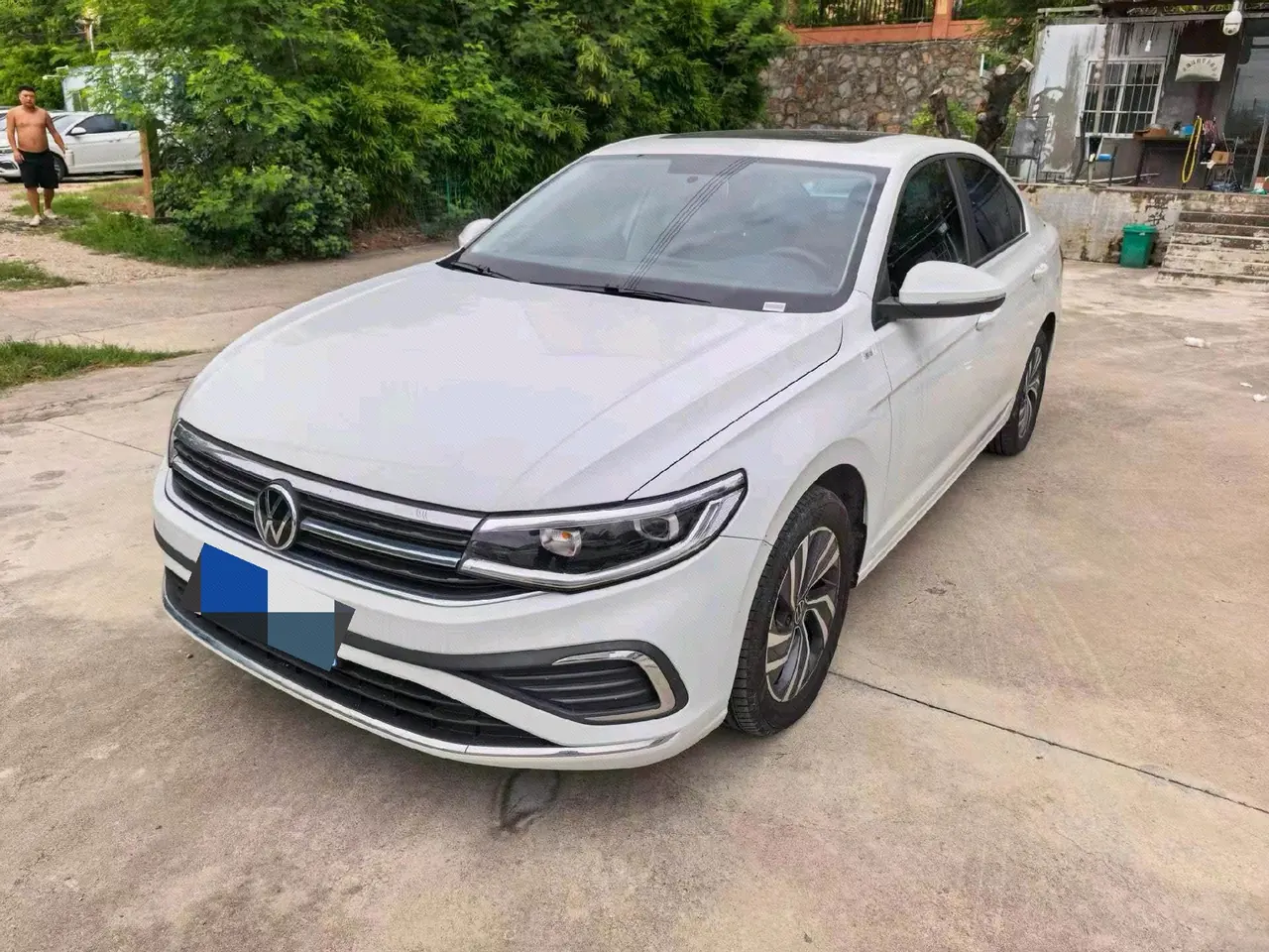 Open image lightbox: Volkswagen 2023 Sagittarius 1.2TSI 200TSI Exceed Edition Automatic Gear