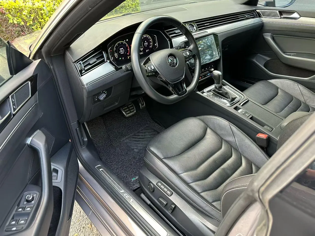 Volkswagen 2020 CC 2.0TSI 330TSI beauty version of automatic gear 4