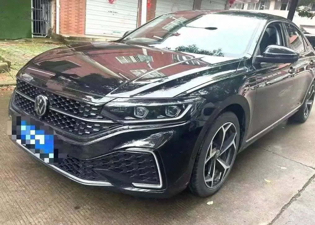 Открыть галерею: Volkswagen 2023 Passat 2.0TSI 330TSI Starry Sky Luxury Edition (facelift) Automatic