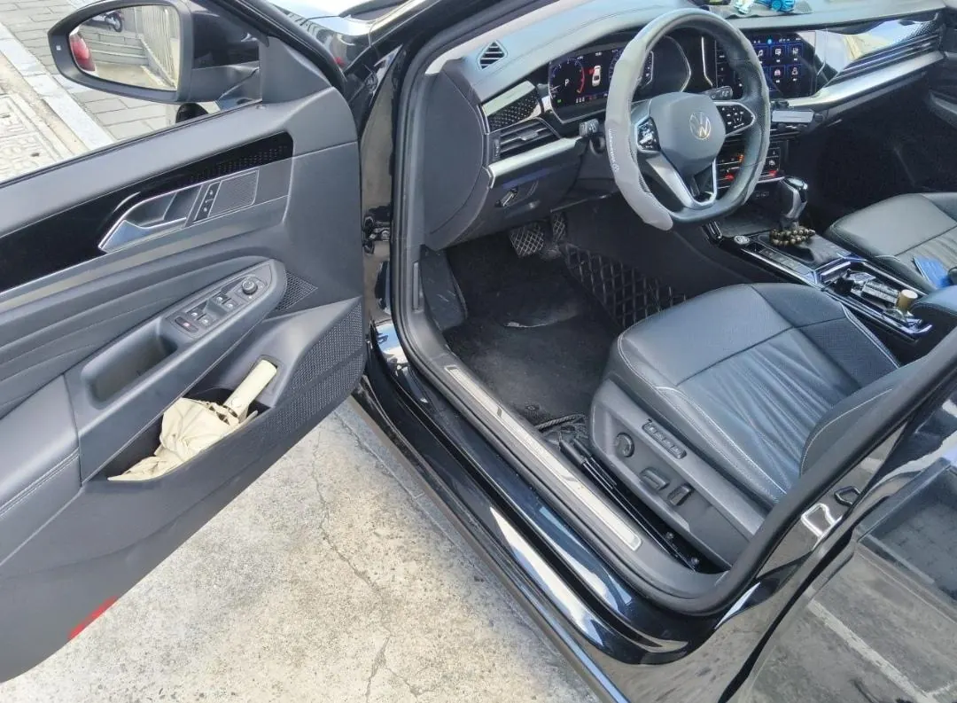 Volkswagen 2023 Passat 2.0TSI 330TSI Starry Sky Luxury Edition (facelift) Automatic 2