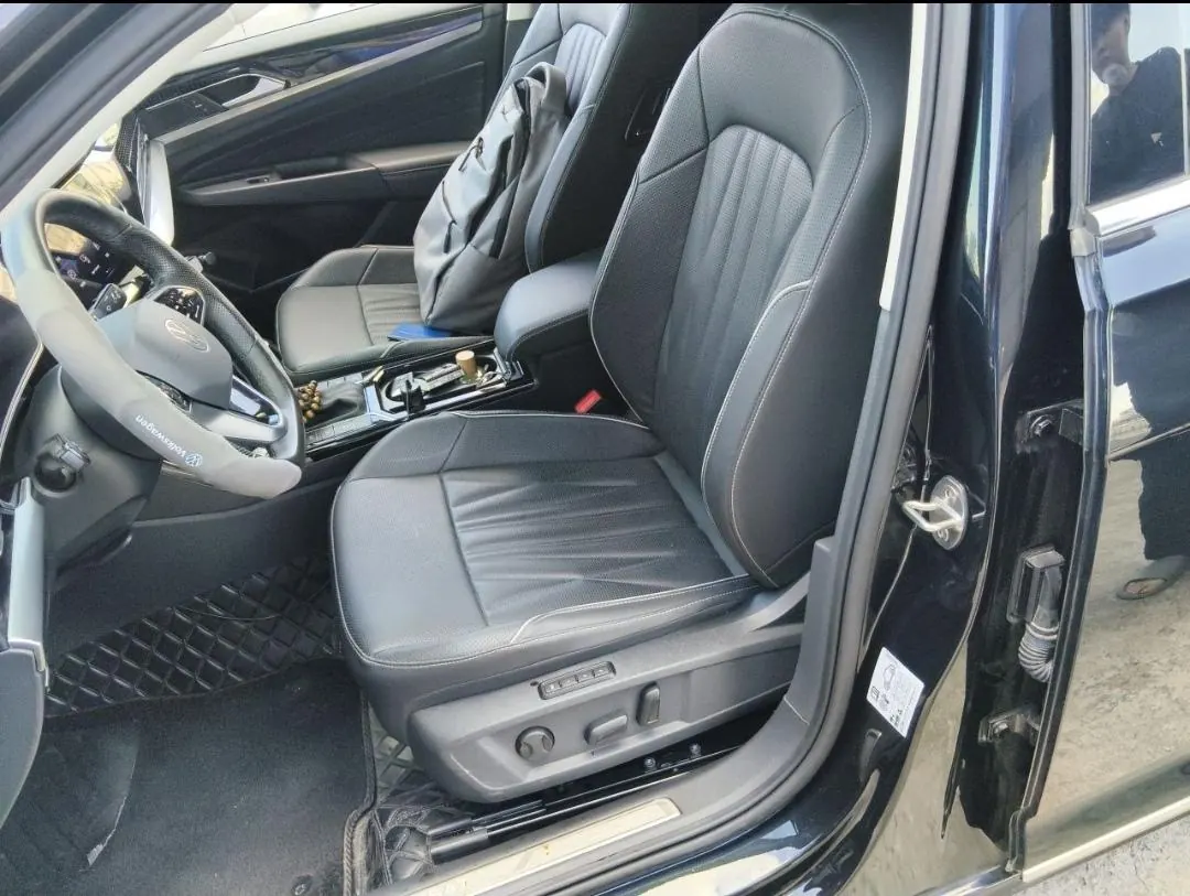 Volkswagen 2023 Passat 2.0TSI 330TSI Starry Sky Luxury Edition (facelift) Automatic 4