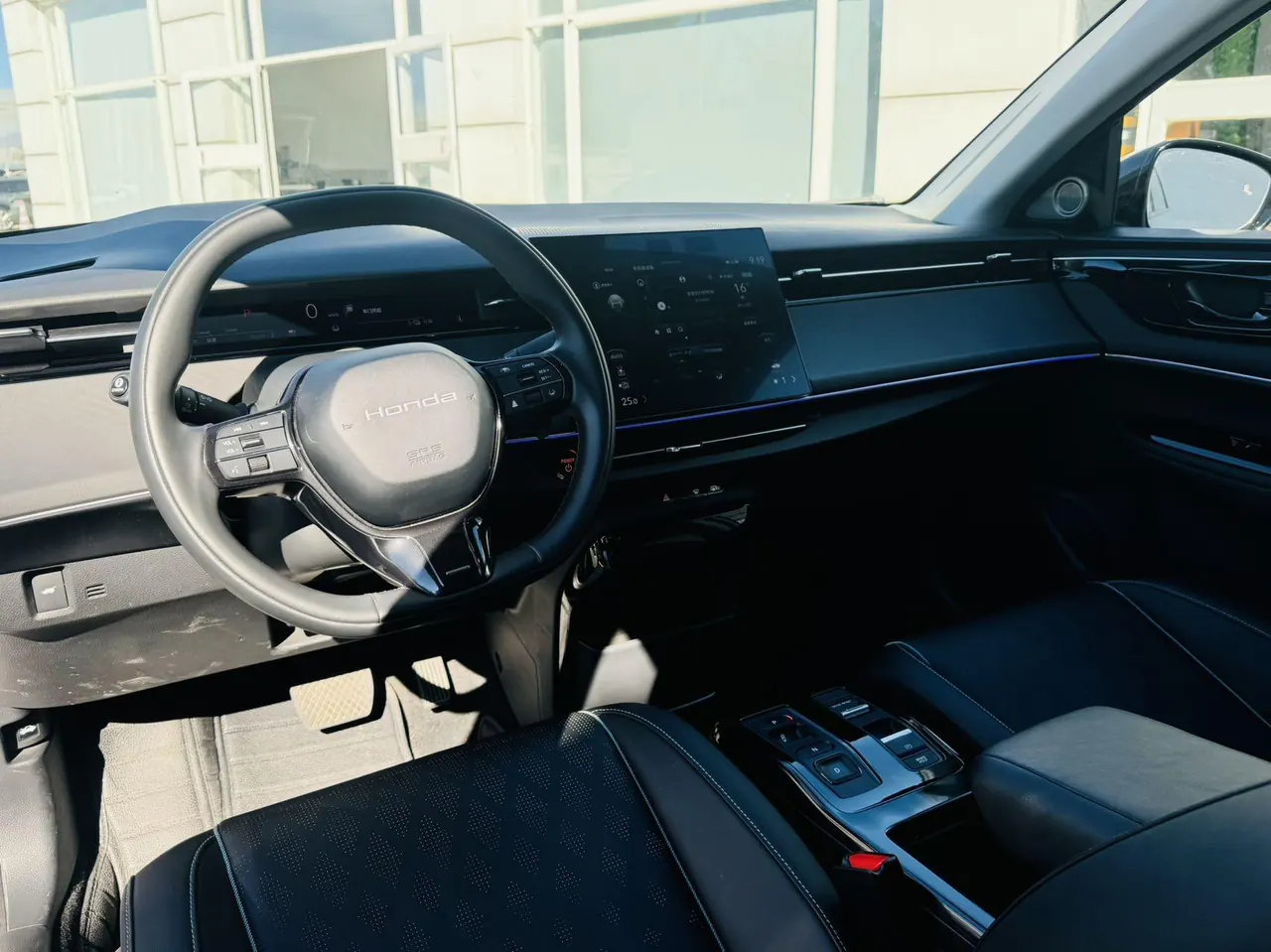 Honda 2024 e:NP2 (Pole 2) Advanced Automatic Gear 4