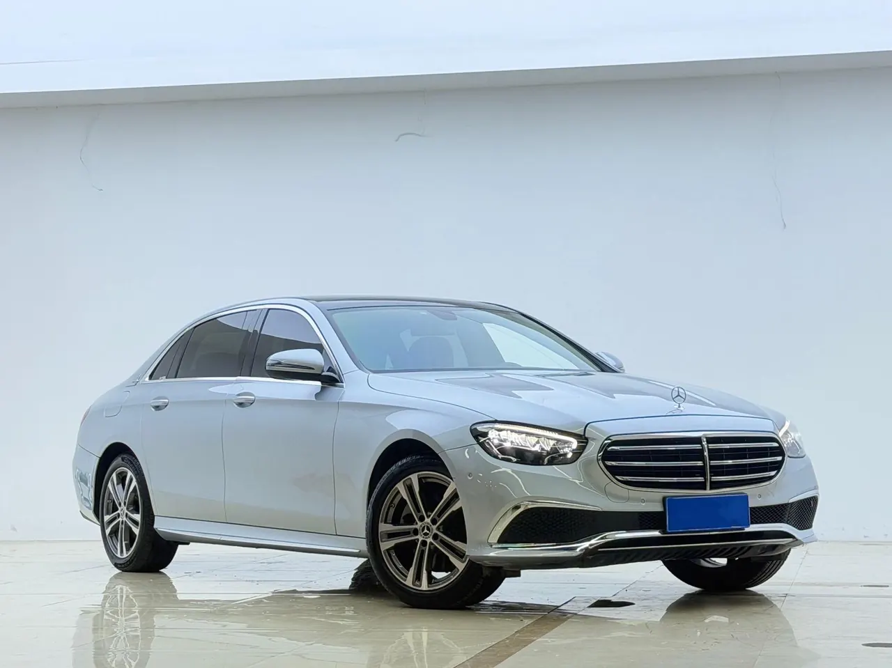 Mercedes Benz E Class 2022 E 260 L 2.0T Automatic 3