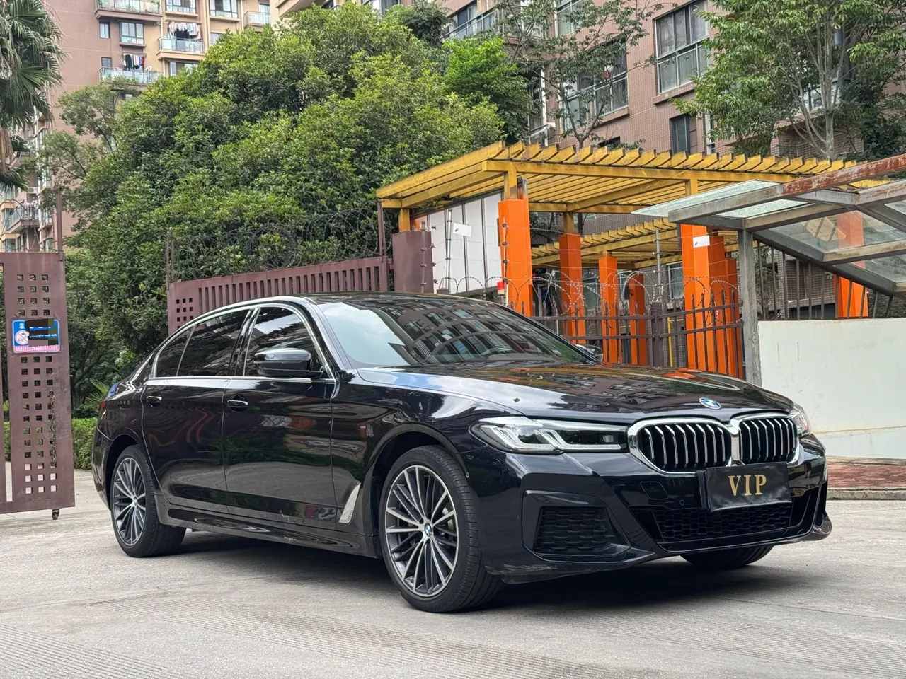 BMW 5 Series 2022 530Li xDrive 2.0T M Sports Suit (Modified) Automatic Gear 3