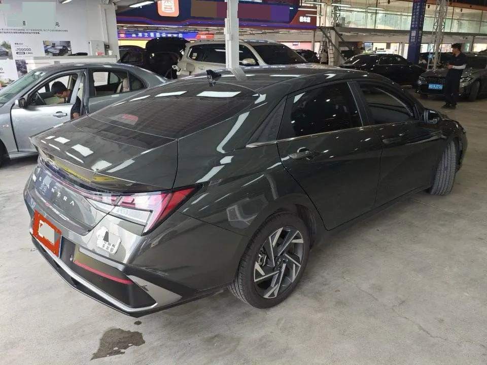 Hyundai 2023 Elantra -3-compartment 1.5 stepless LUX premium automatic gear 2