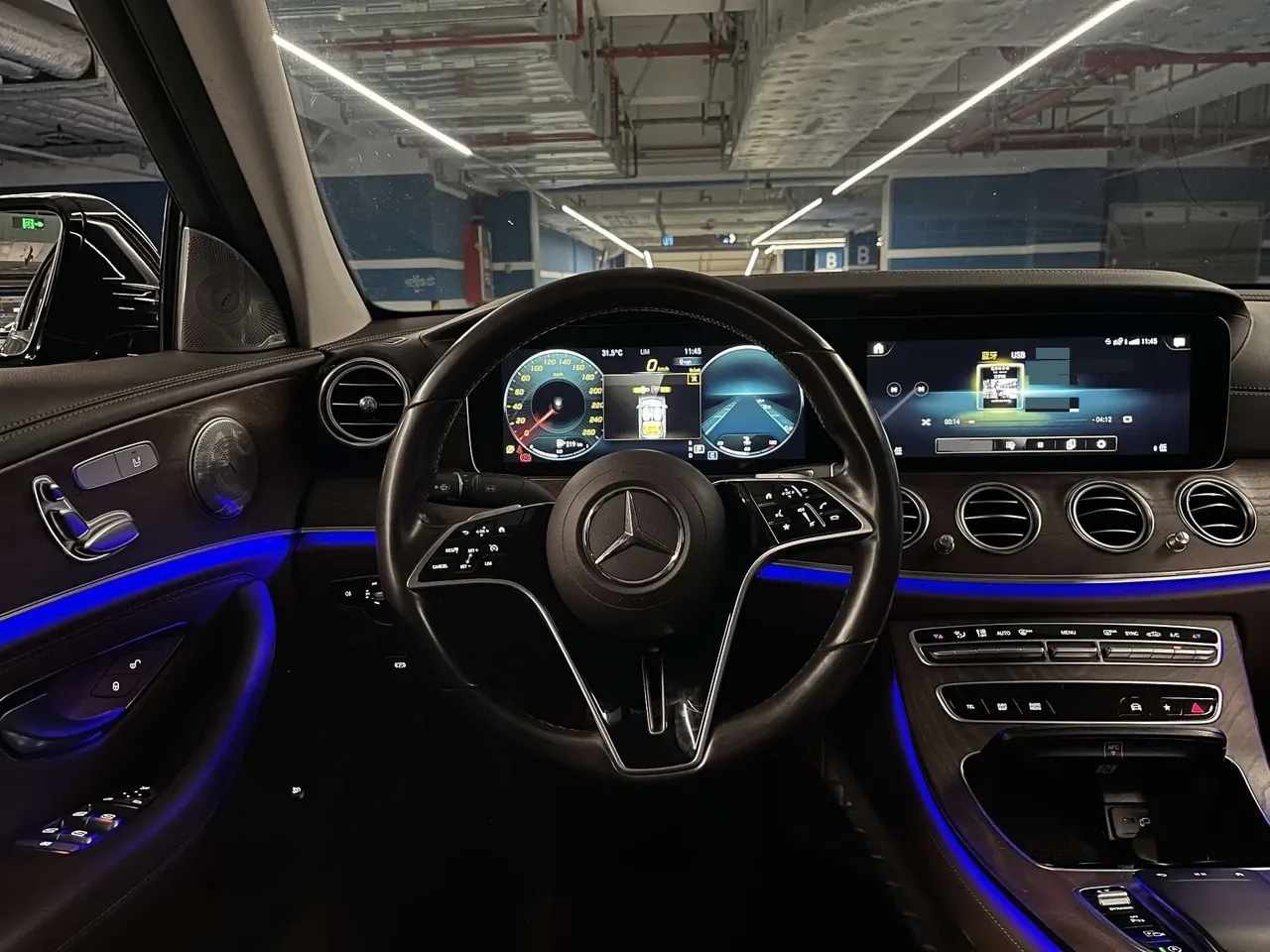 Mercedes Benz E Class 2023 E 260 L 2.0T Automatic 11