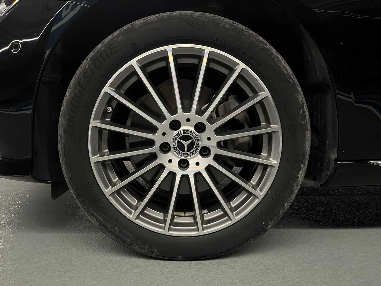 Mercedes Benz E Class 2023 E 260 L 2.0T Automatic 14