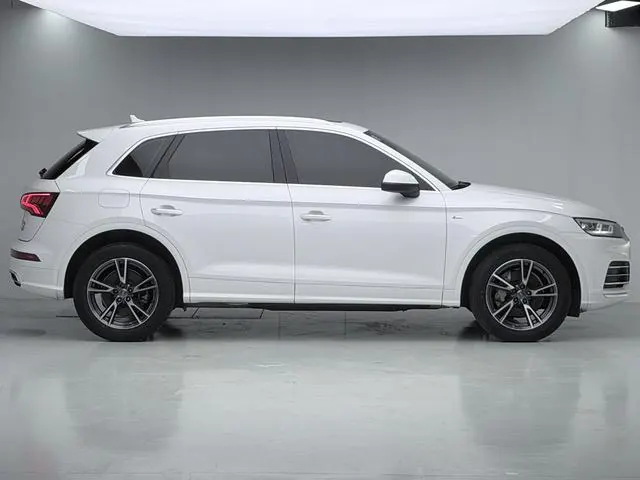 Audi 2020 Q5L 2.0TFSI 40TFSI Rongxiang Fashion Automatic 3