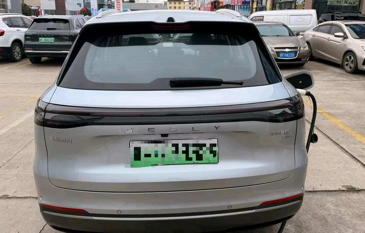 Geely Galaxy 2026 Starship 7 EM-i 1.5 135km Starship Edition Automatic Gear 5