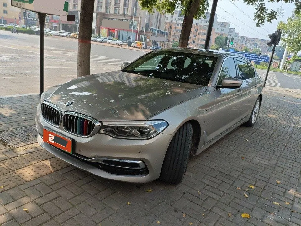 Открыть галерею: BMW 5 series new energy 2020 530Le 2.0T mileage upgraded luxury package automatic gear