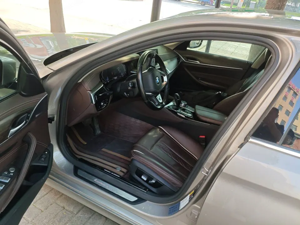 BMW 5 series new energy 2020 530Le 2.0T mileage upgraded luxury package automatic gear 3