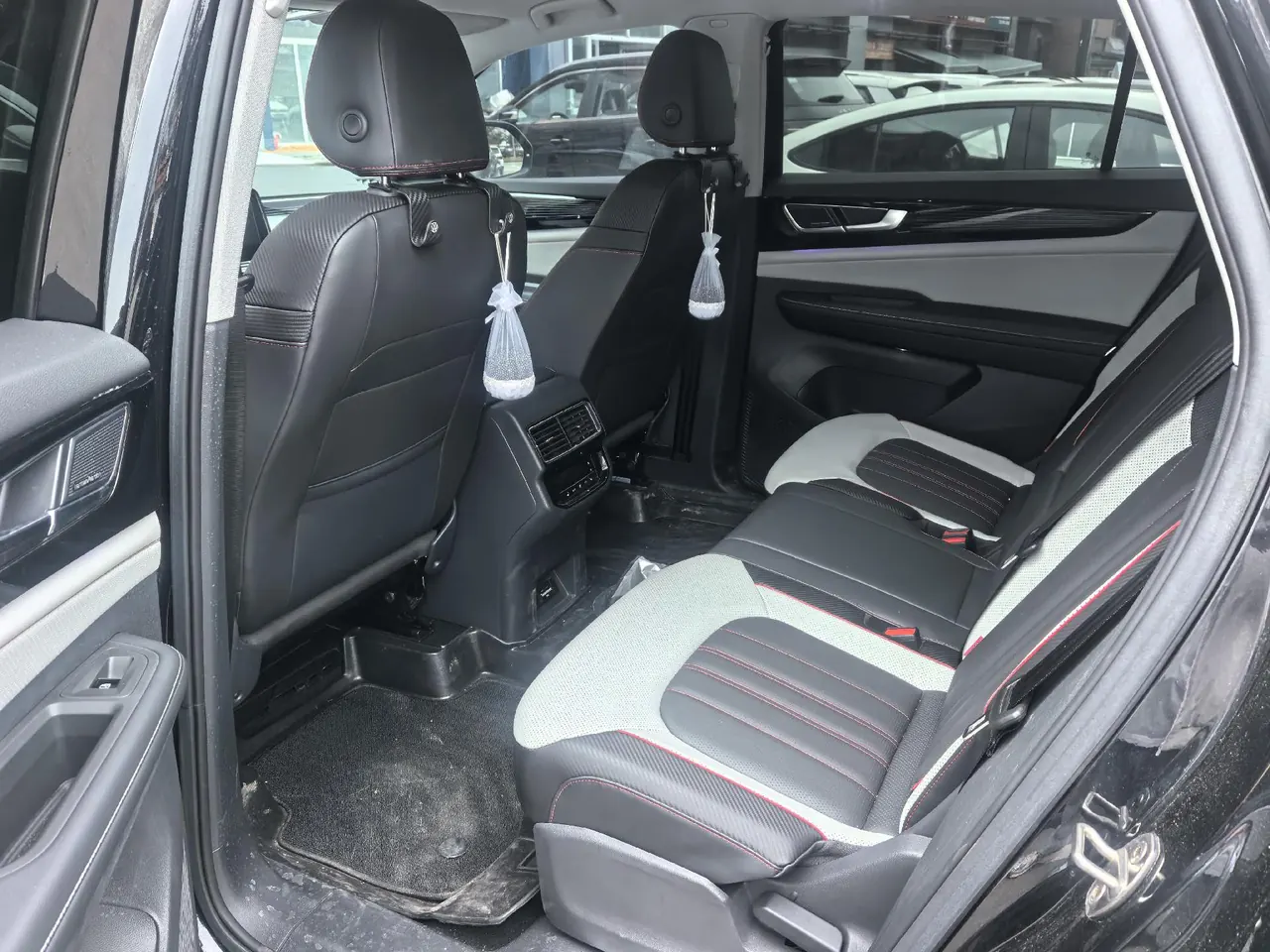 Volkswagen 2022 Touang X 2.0TSI 330TSI Two-Drive Respect Deluxe Automatic Gear 3