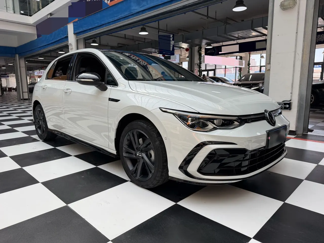 Volkswagen 2021 Golf 8 R-Line 1.4TSI 280TSI Automatic 3