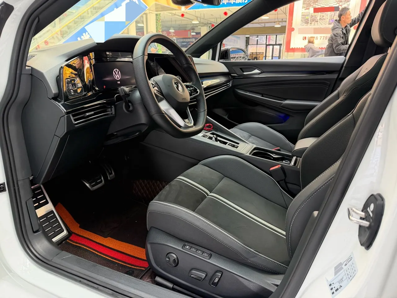 Volkswagen 2021 Golf 8 R-Line 1.4TSI 280TSI Automatic 5