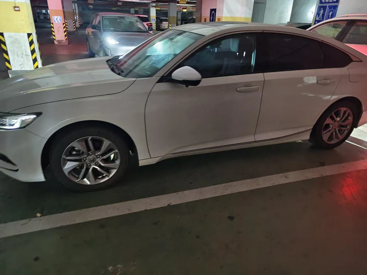 Honda 2021 10th Generation Accord 1.5T Stepless 260TURBO Luxury Star Limited Edition Automatic Gear 2
