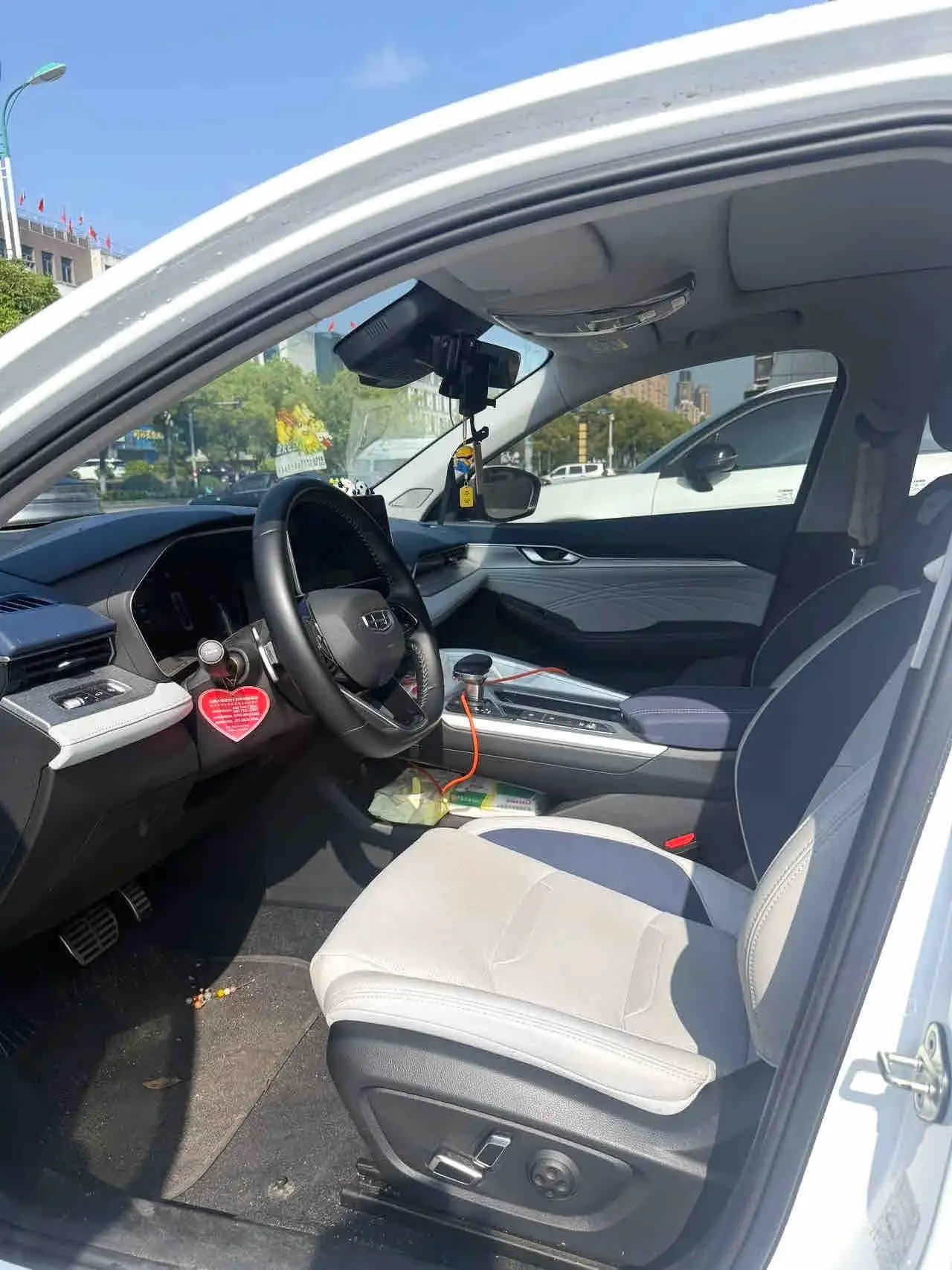 Geely 2023 Xingrui 2.0TD Honorable Automatic Transmission 4