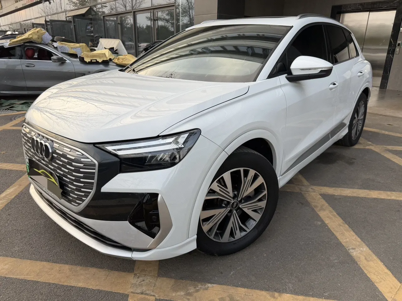 Open image lightbox: Audi 2023 Q4 e-tron 40 Creation Edition Automatic Gear