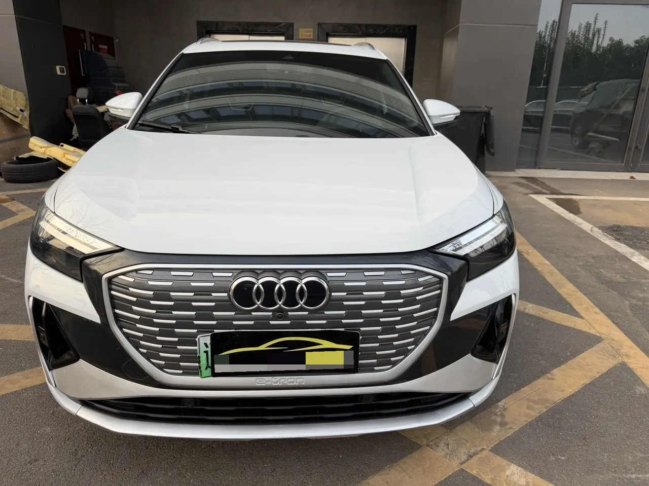 Audi 2023 Q4 e-tron 40 Creation Edition Automatic Gear 2