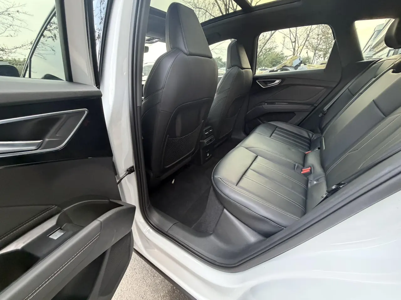 Audi 2023 Q4 e-tron 40 Creation Edition Automatic Gear 5