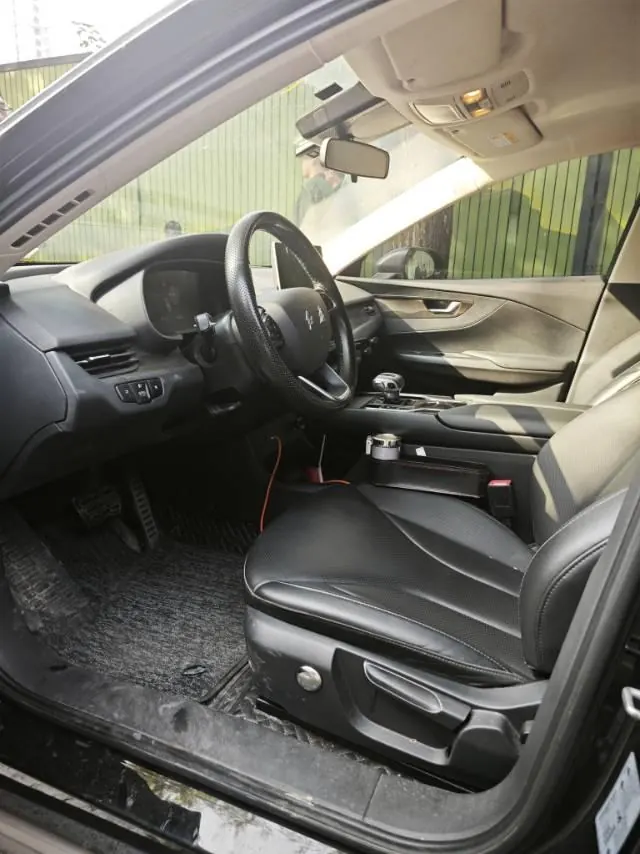 HongQi 2022 E-QM 5 431km Charging Enjoy Edition Automatic Gear 3