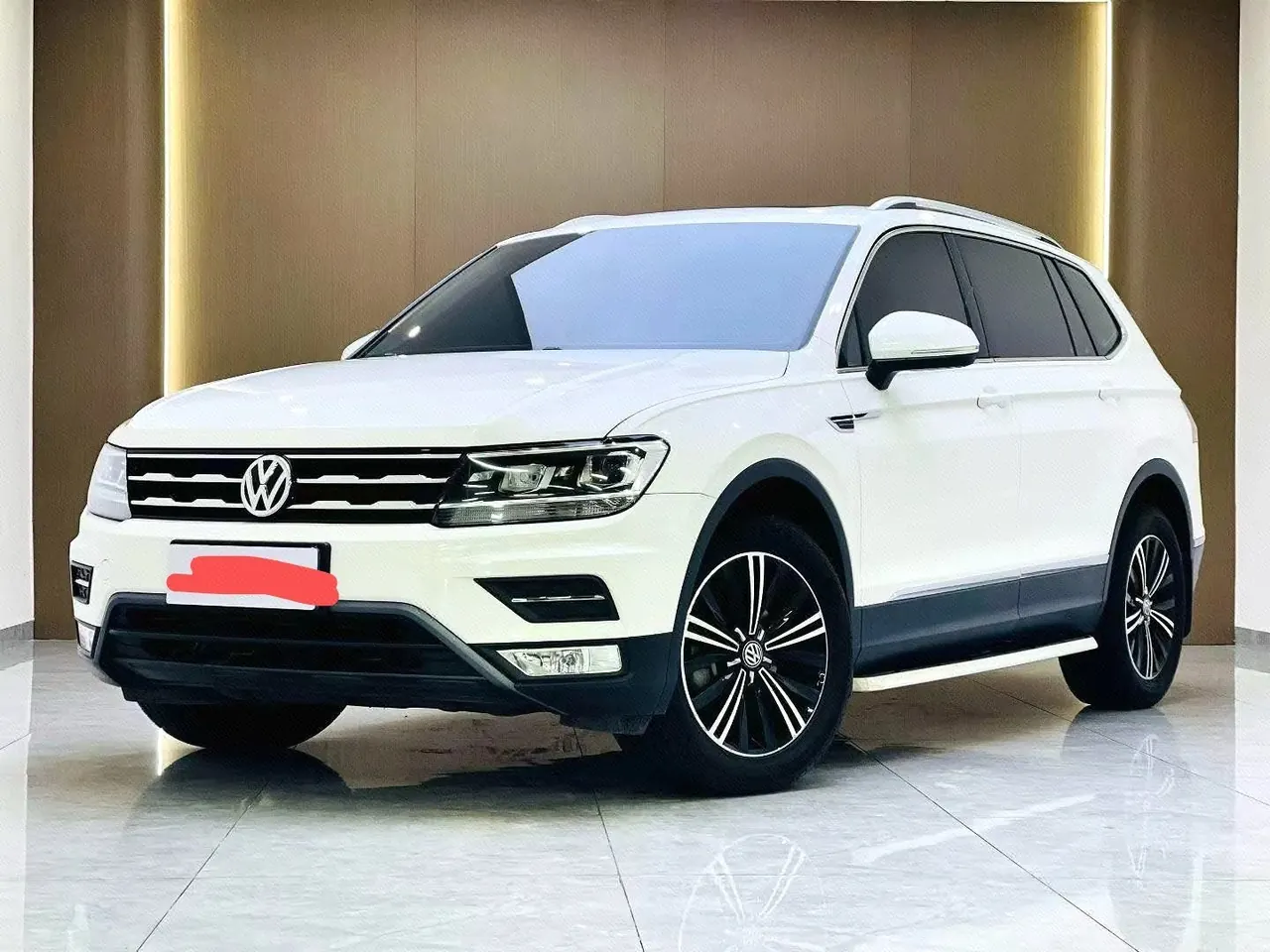 Open image lightbox: Volkswagen 2020 Tiguan L 2.0TSI 330TSI Two-Drive Panoramic Comfort Edition Automatic Gear