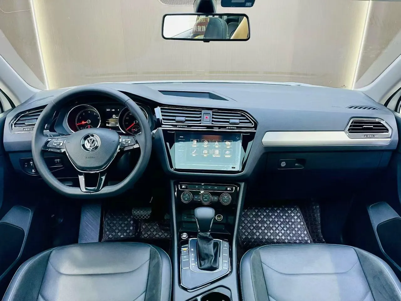 Volkswagen 2020 Tiguan L 2.0TSI 330TSI Two-Drive Panoramic Comfort Edition Automatic Gear 7