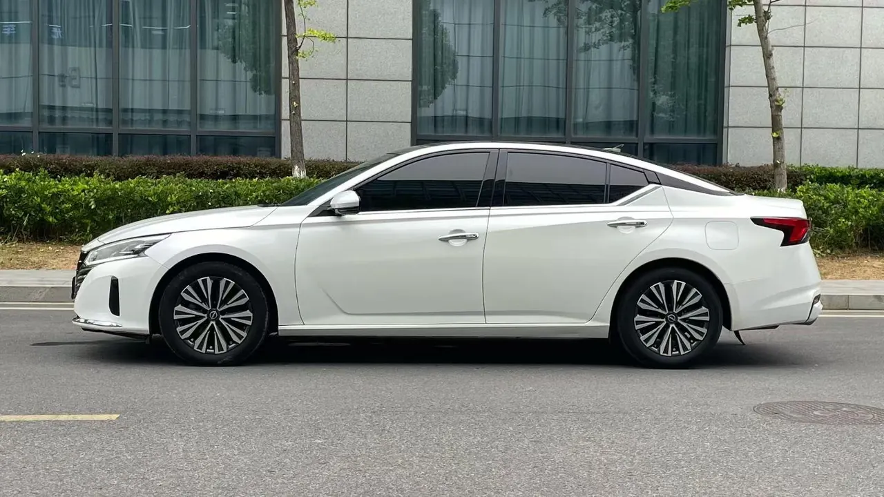 Nissan 2022 Teana 2.0 Stepless XL-TLS Pleasant Edition Automatic Gear 3
