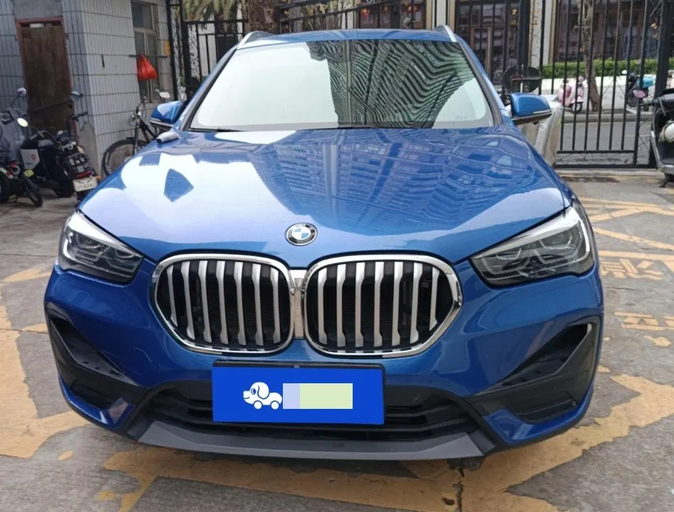 BMW 2021 X1 sDrive20Li 1.5T fashion automatic gear 2